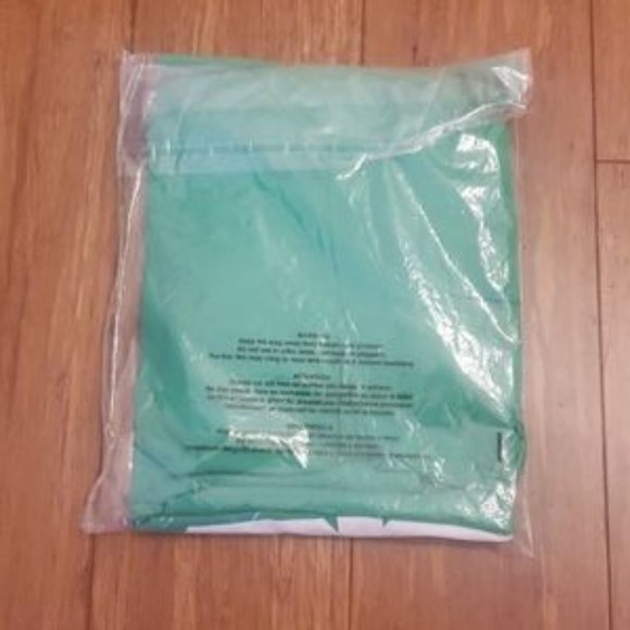 Gildan Unisex Saint Patrick's Day Shamrock Lucky Irish Green T-Shirts- Large - Picture 5 of 5